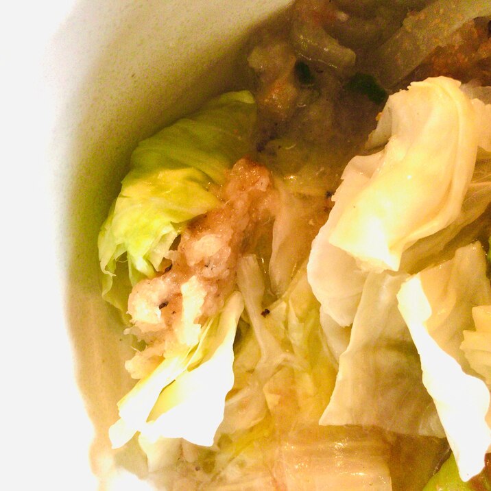 キャベツと鶏もも肉の味噌汁♪みぞれ入り